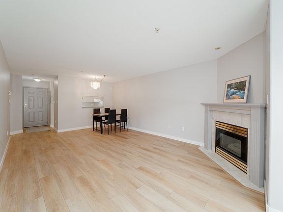 4th image of 624 Agnes St #402