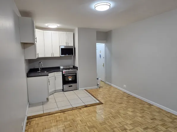 2199 Holland Avenue image 2 of 7