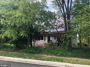 5520 Heatherwood Rd, Halethorpe, MD 21227