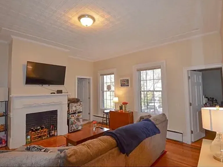 40 Bowen St #A — Photo 7