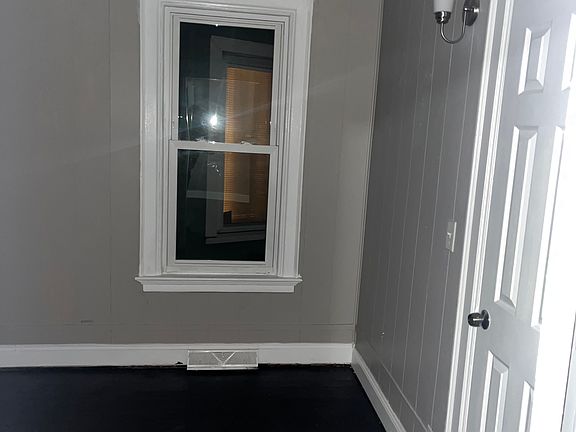 2nd image of 1890 Seneca St