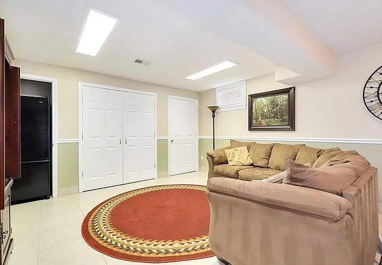 8907 Jameson St — Photo 38
