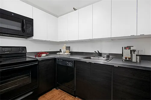 1111 N. Dearborn — Photo 31
