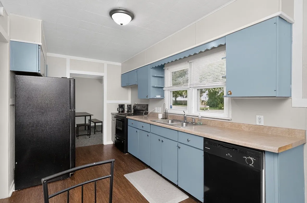 5 bed, 1706 sqft, $3,800 — Photo 4