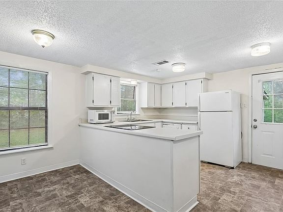 4th image of 11061 E Nickens Rd