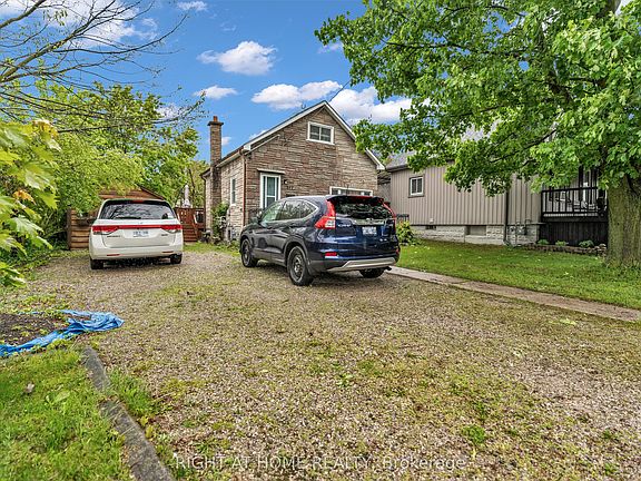 3rd image of 217 Giles St