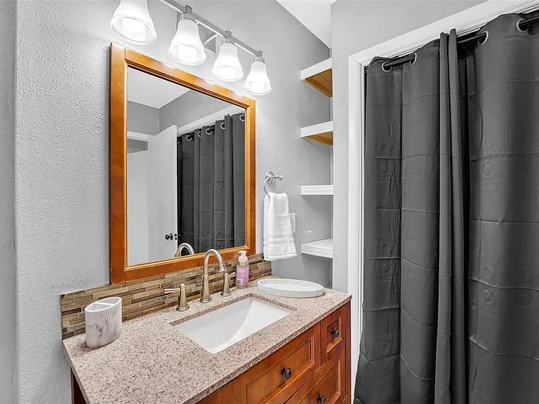 418 Lebeau St — Photo 21