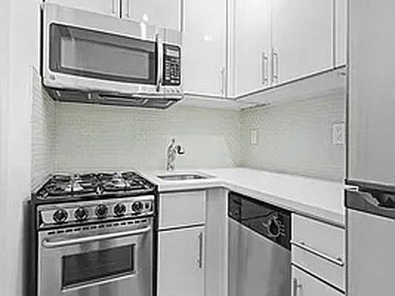 3rd image of 12 5th Ave APT 62
