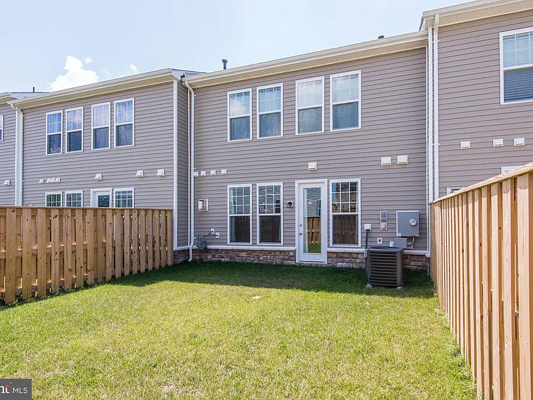 42524 Benfold Sq — Photo 44