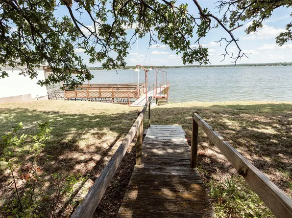 722 Storey Rd, Nocona, TX 76255