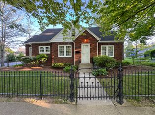 515 W Cedar St, Zionsville, IN 46077