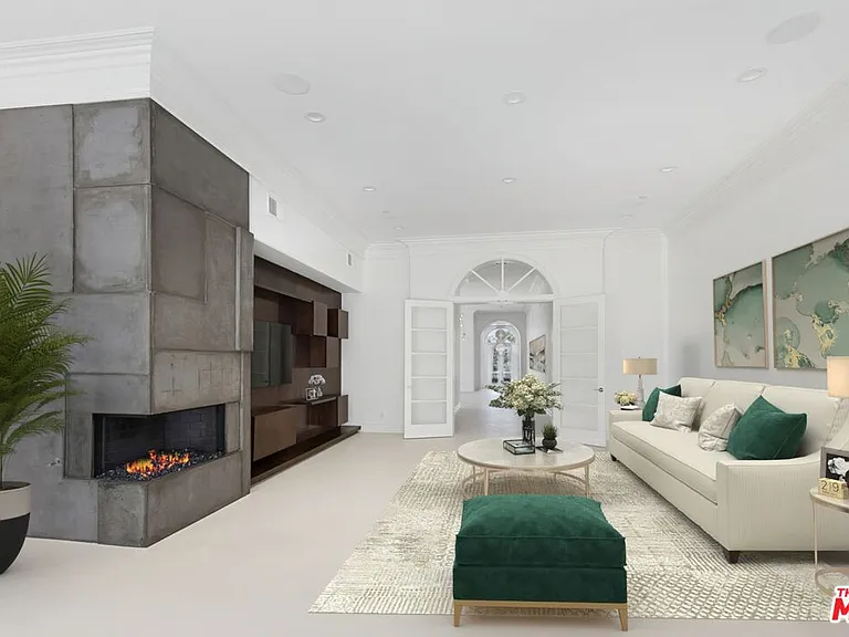 475 Martin Ln — Photo 28
