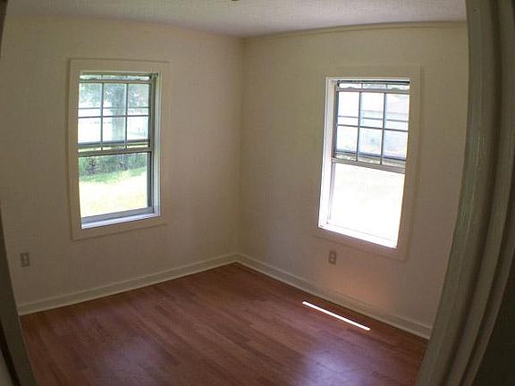 5th image of 5560 Potomac Ave