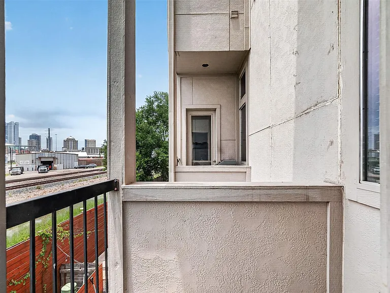 2352 Sperber Ln — Photo 23