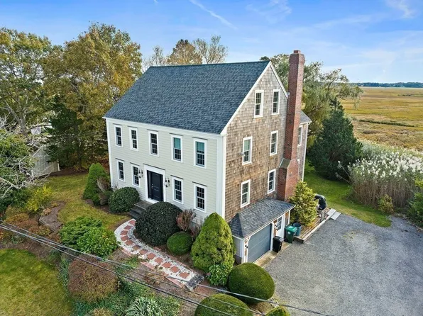 8 Craddock Rd, Marshfield, MA 02050