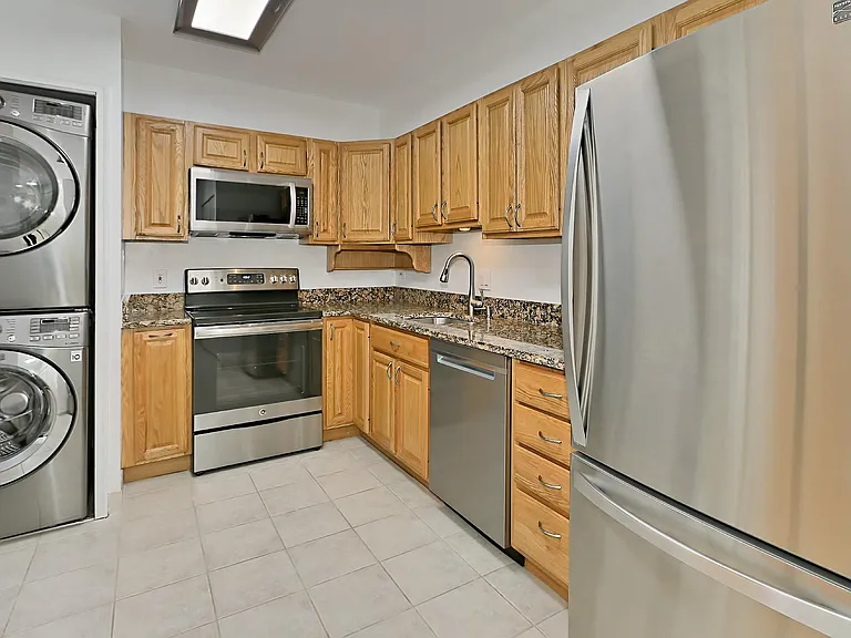 3800 Powell Ln #314 — Photo 8