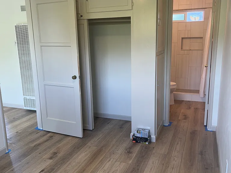 825 Emerald St #825 — Photo 4