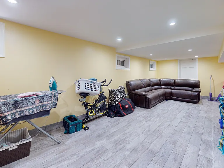 502 Winchester Ave — Photo 18