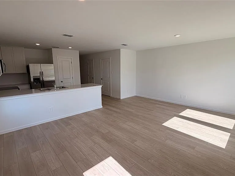806 Lynx St — Photo 16