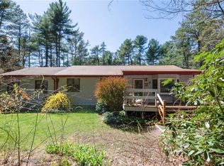 24 Crestmont Dr, Richmond, RI 02812