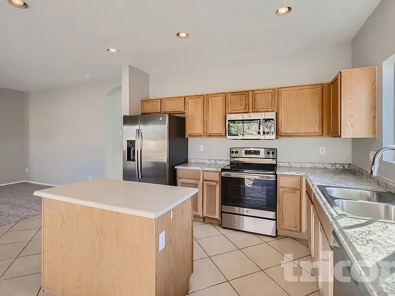 5030 W Glass Ln — Photo 10