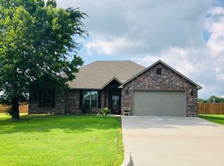 2007 E Creek Side Rd, Stigler, OK 74462