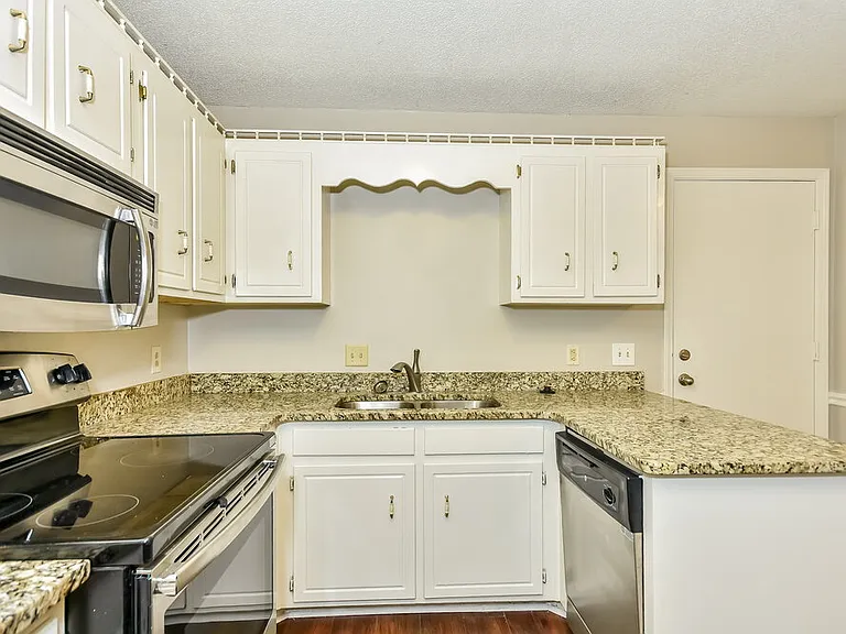 1632 Rachels Retreat Cir — Photo 8