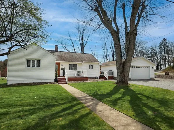 614 Nelson St, Grove City, PA 16127