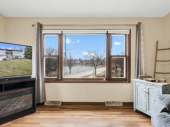 5th image of 601 Labaree STREET