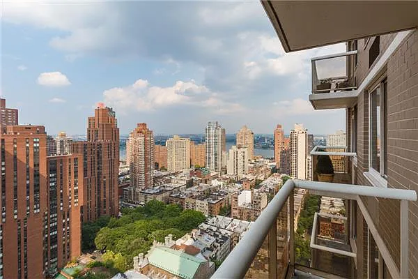 Rented by R New York | media 34