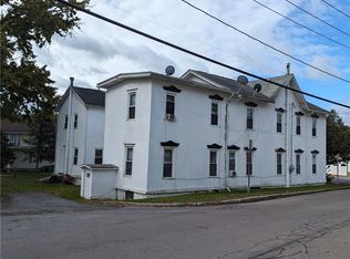 25 Crane St, Clifton Springs, NY 14432