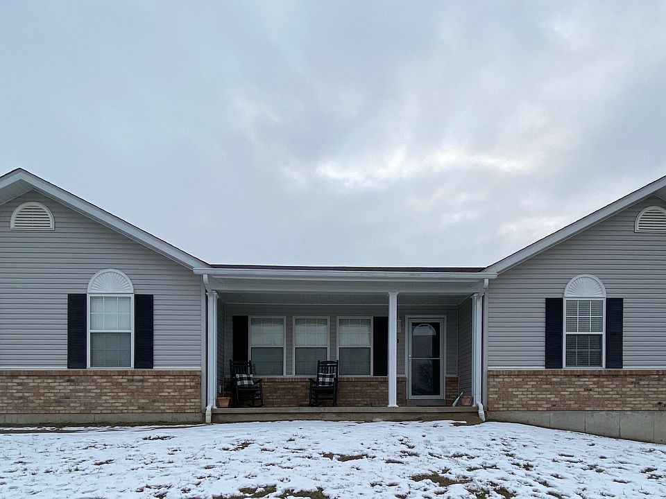 1st image of 20 Hyde Dr
