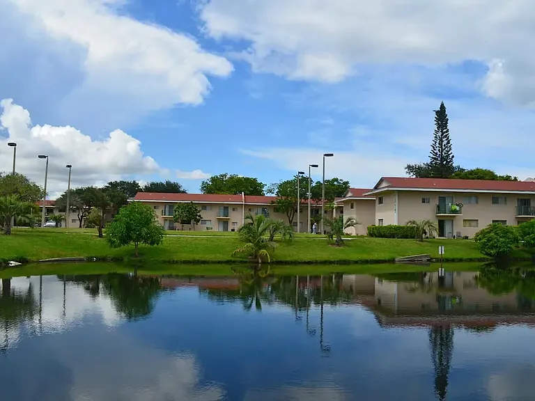 Palm Island Club — Photo 1
