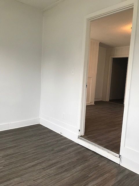 small front room/office