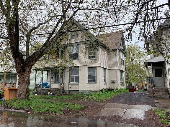 2nd image of 67-69 W Monroe St