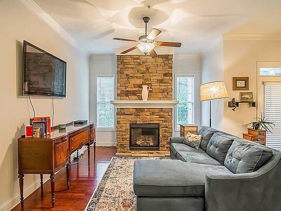 3rd image of 6 B St Unit 10A