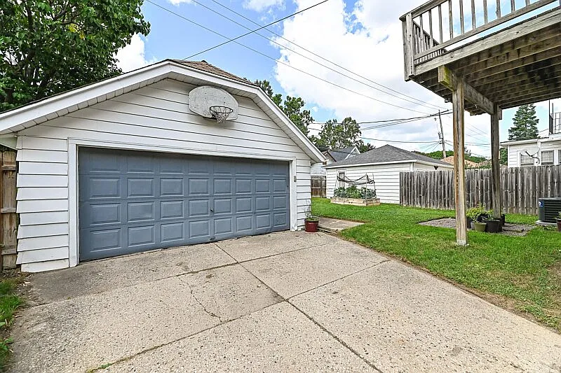 2 bed, $1,550 — Photo 2