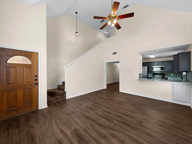 324 N Tolbert Ave — Photo 8