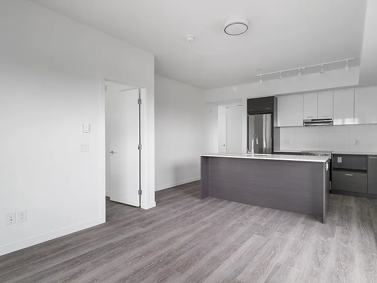 537 Foster Ave — Photo 67