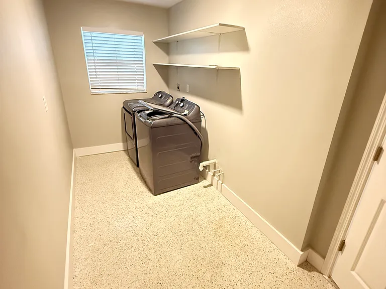 1634 Sheffield Dr — Photo 32