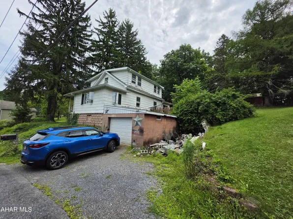 191 Baker Ln, Altoona, PA 16601
