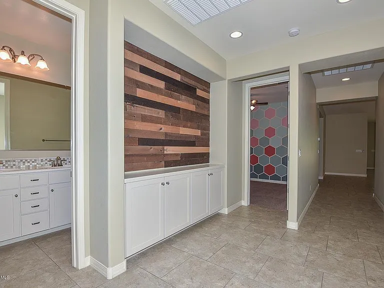 21922 N 100th Ave — Photo 15