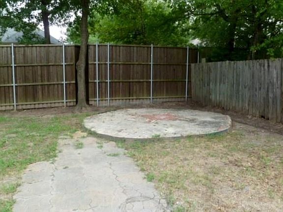 3rd image of 1101 Tanglewood Dr