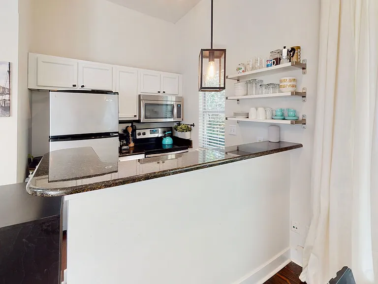2058 Atherton Heights Ln — Photo 10