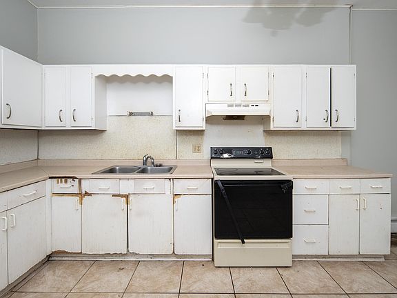 2nd image of 103 Hunter Ave Unit 1