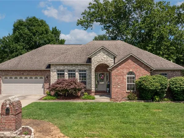 115 Key Stone Dr, Jackson, MO 63755