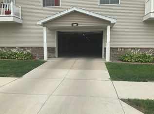 201 S Lincoln St #105, Lake Crystal, MN 56055