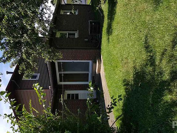 3rd image of 75 Edmar Dr