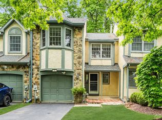 7 Dorchester Dr, East Brunswick, NJ