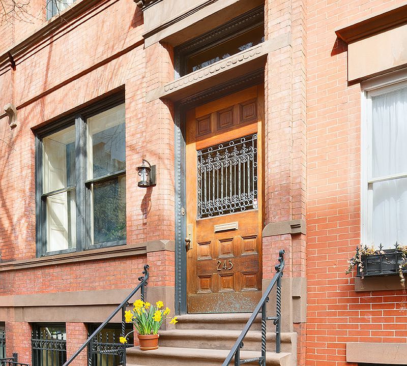 1st image of 243 Waverly Pl
